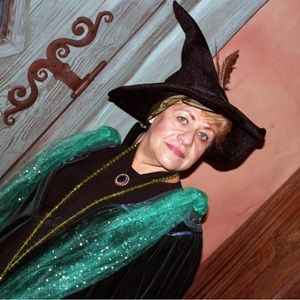 Harry Potter’s Professor Minerva McGonnagal Cosplay- Halloween costume.